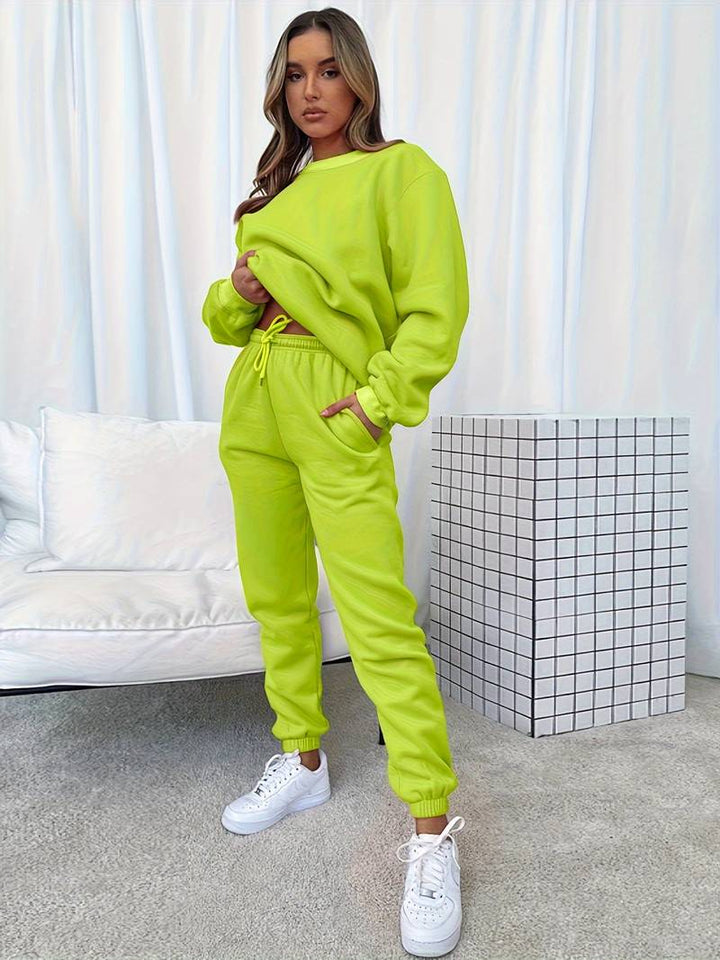 Ava Women's Lounge Set | Soft, Breathable Loungewear for Home and Casual Outings 4