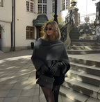 Poncho de lana para mujer Emma – Capa de invierno cálida y asimétrica, envolvente, elegante y de punto suave