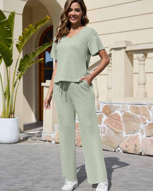 Conjunto acanalado para mujer Amelia – Top con escote en V y pantalones de pierna ancha, conjunto cómodo para estar en casa