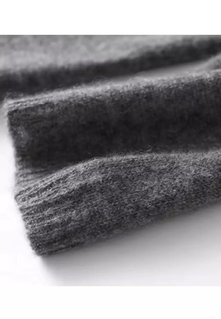 Zara Cozy Women's Sweater | Elegant Soft Fabric, Relaxed Fit 3