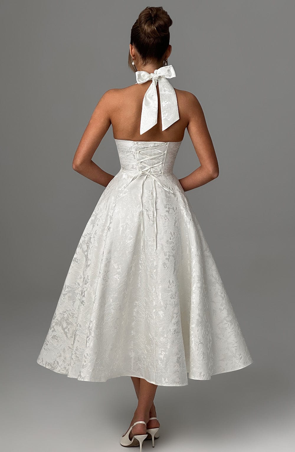 Abito midi da donna Iris – Abito corsetto in jacquard floreale con schiena scoperta e gonna svasata