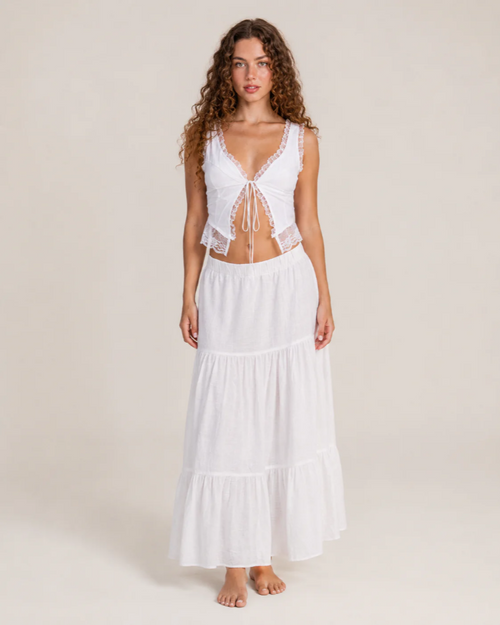 Dámský krajkový crop top Audrey – bílý design s otevřeným předním dílem a nastavitelnými šňůrkami